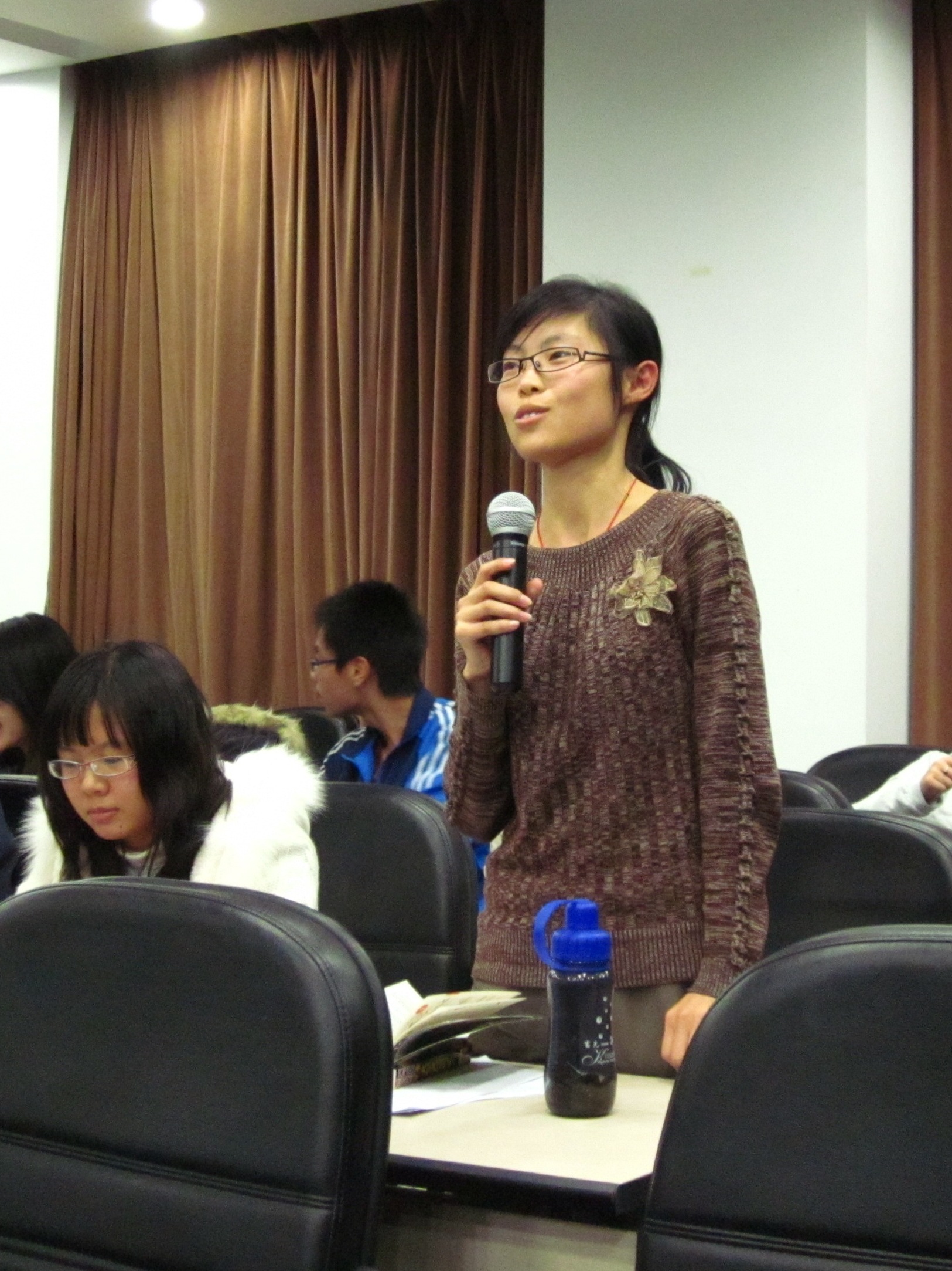 成人影片
亲友团互动